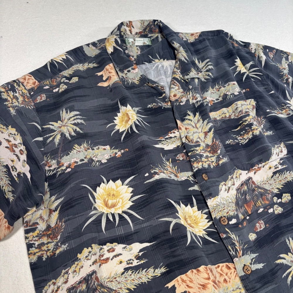 Tommy Bahama Mens XXL 100% Silk Hawaiian Shirt Tropical Floral Print Button Up
